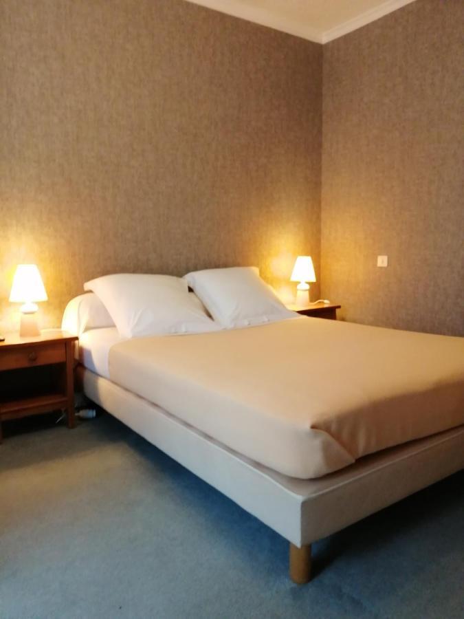 Le Casse Noisettes Hotel Gourin Exterior foto